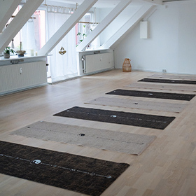 Rent Yoga Mats